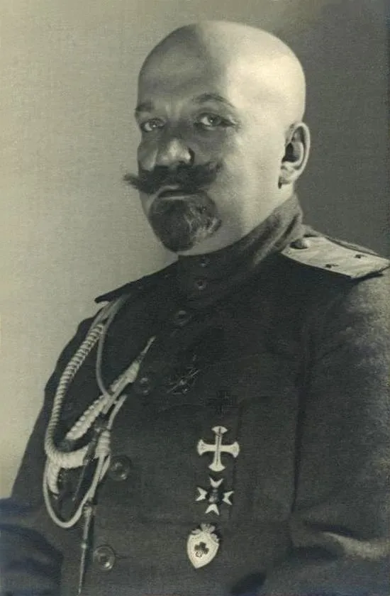 Le général Alexeï Alexandrovitch von Lampe (1885–1967) — chef de la IIe section du ROVS à Berlin, éditeur de « Beloïé delo » et gardien des archives de Wrangel ; à partir de 1957, président du ROVS. (Wikimedia Commons, domaine public.)