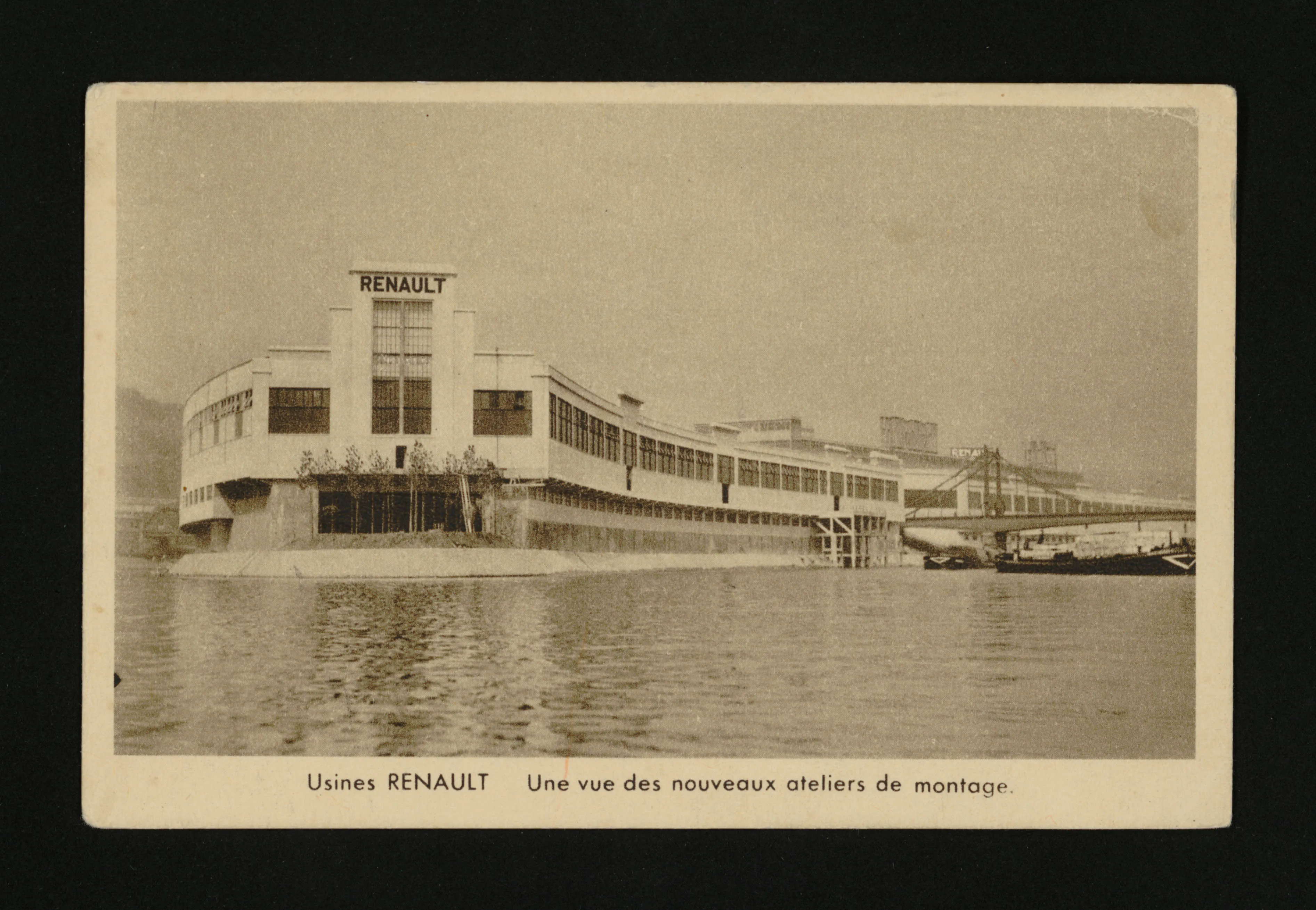 Un colonel au volant. Le Paris russe entre l'usine et l'office funèbre