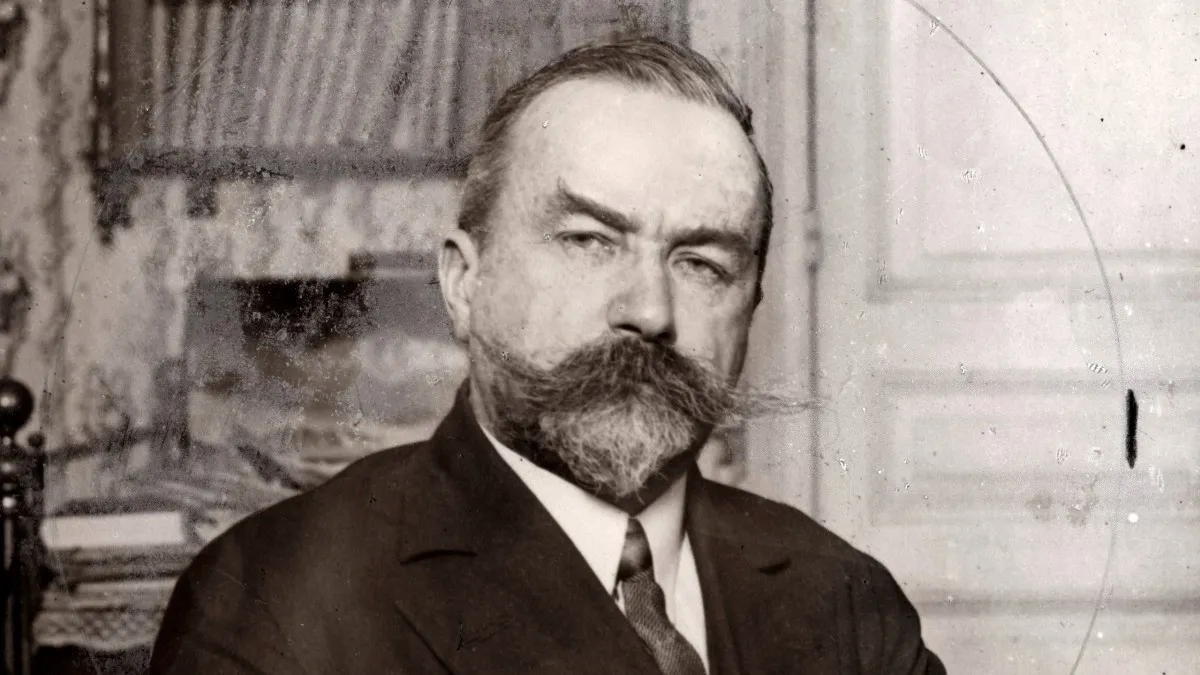 Le général Evgueni Miller en émigration, années 1930. Le prudent successeur de Koutiepov : sept ans durant, il évita les rendez-vous inconnus. Source : Wikimedia Commons. Domaine public.
